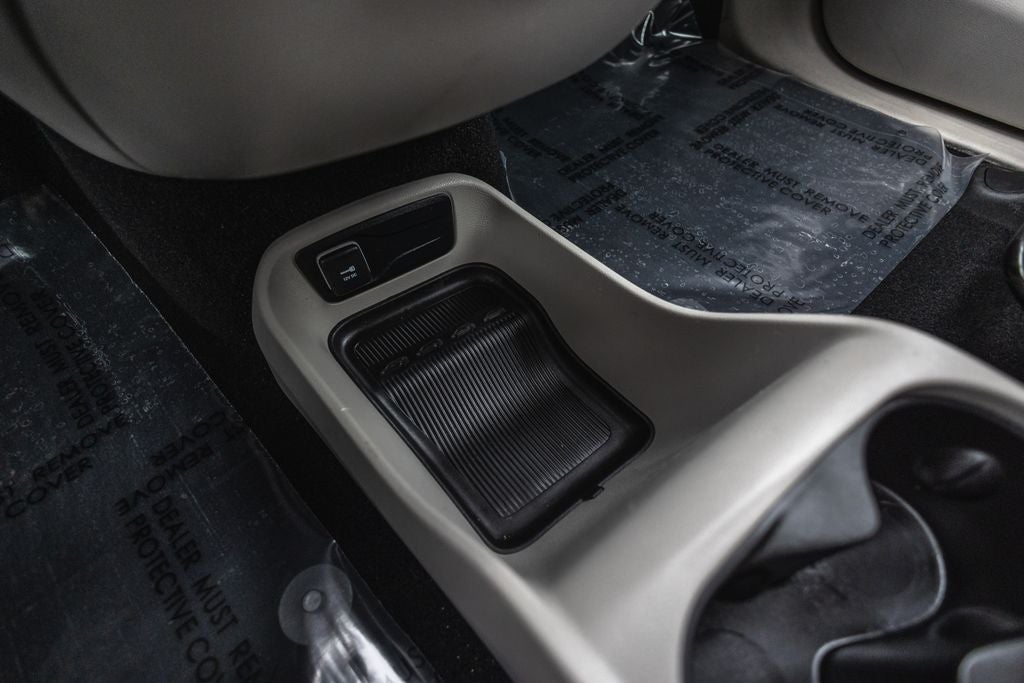 2020 Chrysler Voyager L