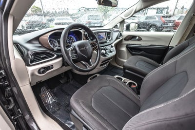 2020 Chrysler Voyager L