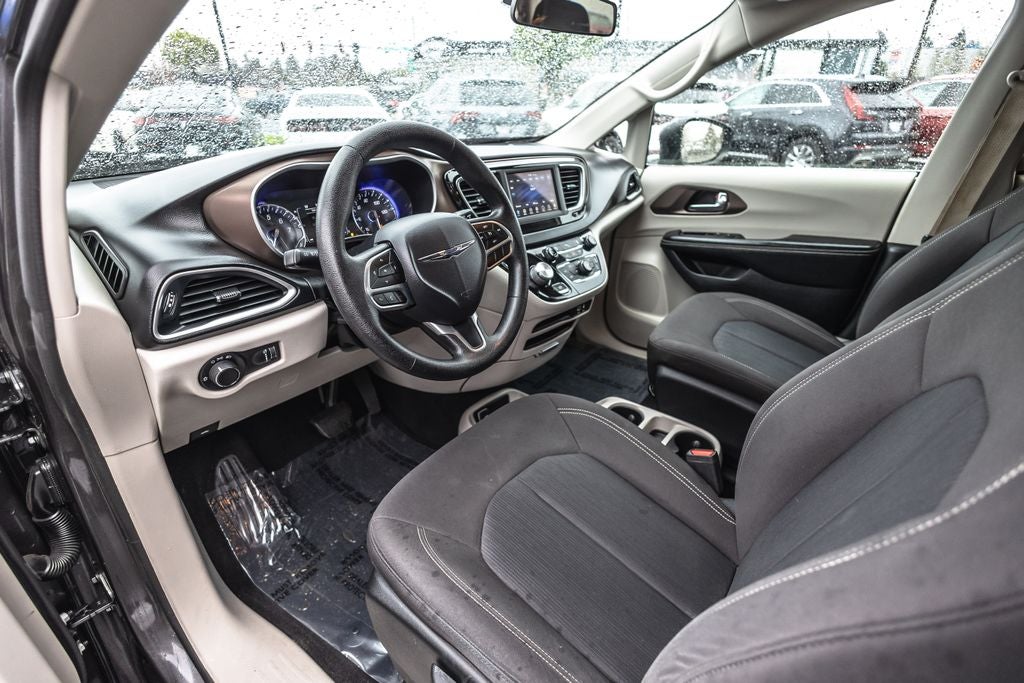 2020 Chrysler Voyager L