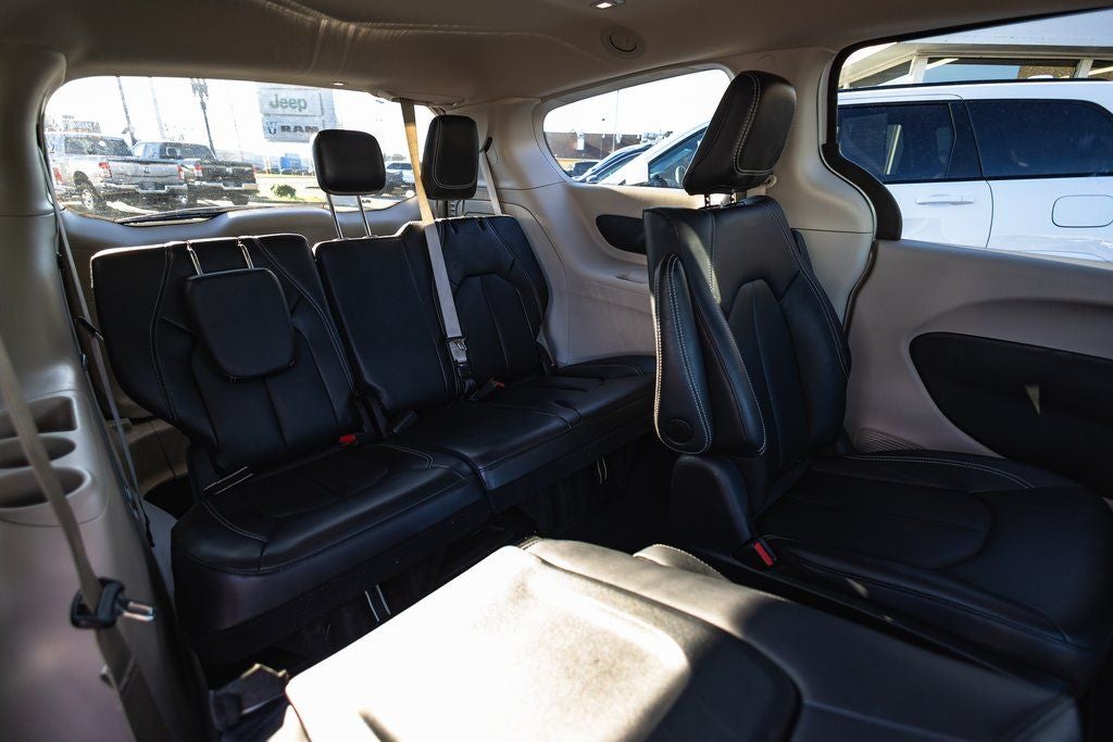 2024 Chrysler Pacifica Hybrid Select