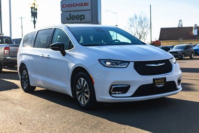 2024 Chrysler Pacifica Hybrid Select