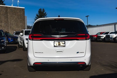 2024 Chrysler Pacifica Hybrid Select