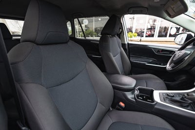 2022 Toyota RAV4 Hybrid LE