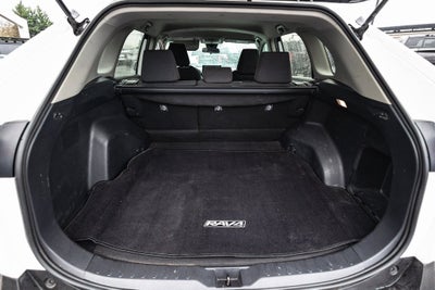 2022 Toyota RAV4 Hybrid LE