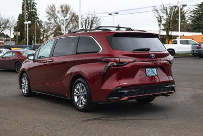 2022 Toyota Sienna XSE 7 Passenger