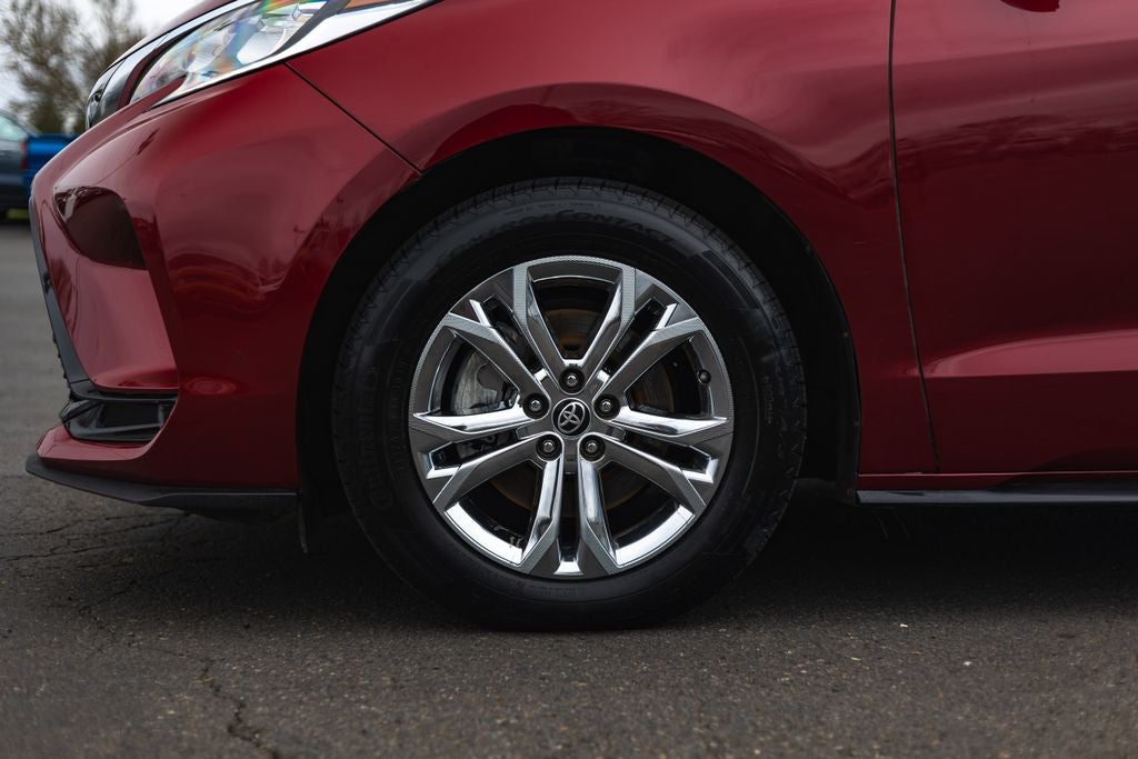 2022 Toyota Sienna XSE 7 Passenger