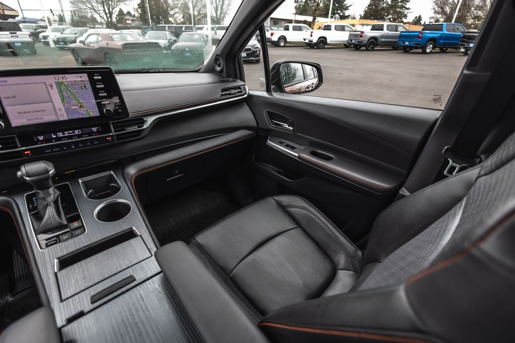 2022 Toyota Sienna XSE 7 Passenger