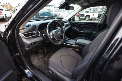 2024 Toyota Highlander LE