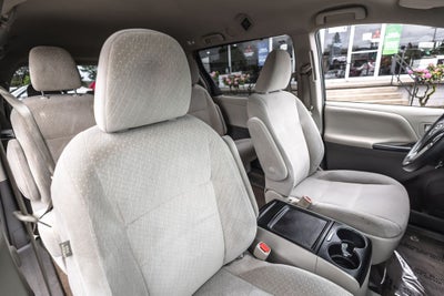 2017 Toyota Sienna LE 8 Passenger