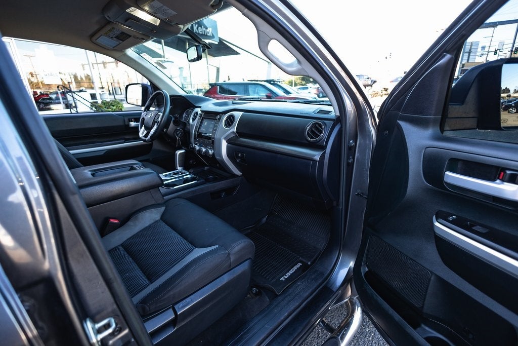 2017 Toyota Tundra SR5