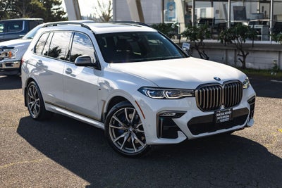 2022 BMW X7 M50i