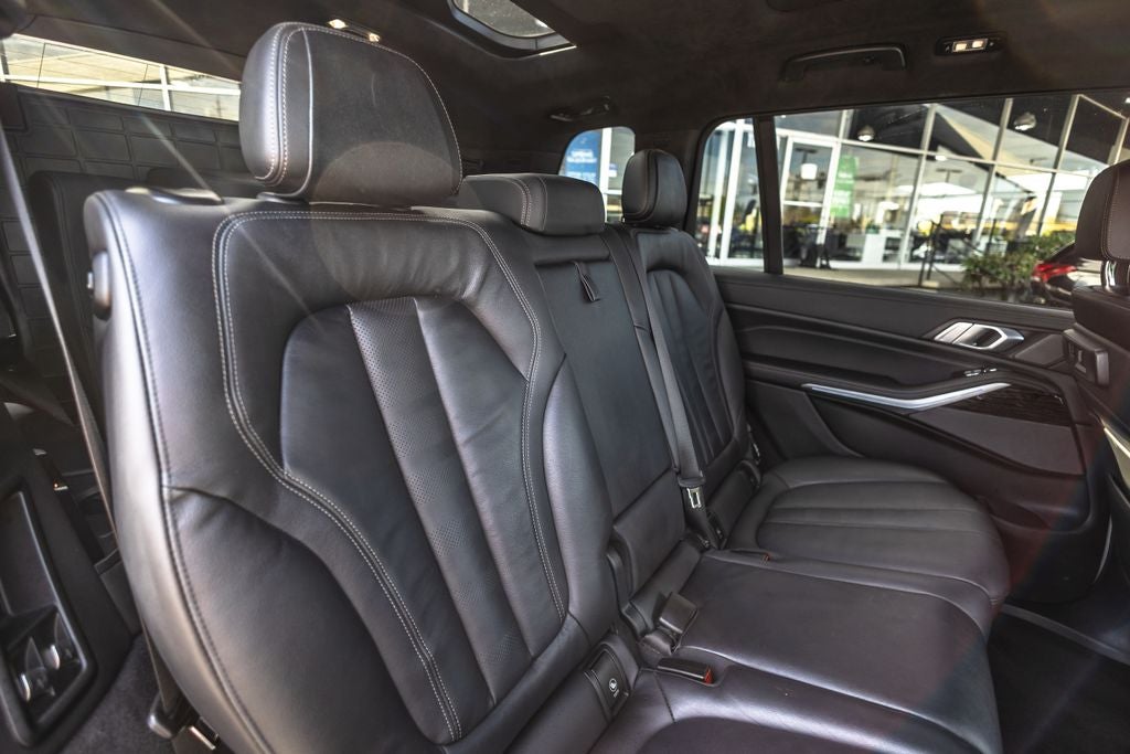2022 BMW X7 M50i