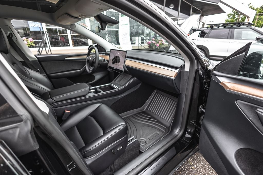 2025 Tesla Model Y Long Range