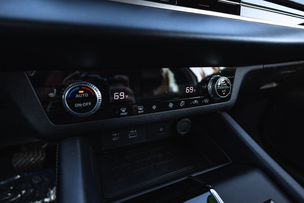 2023 Mitsubishi Outlander PHEV SE