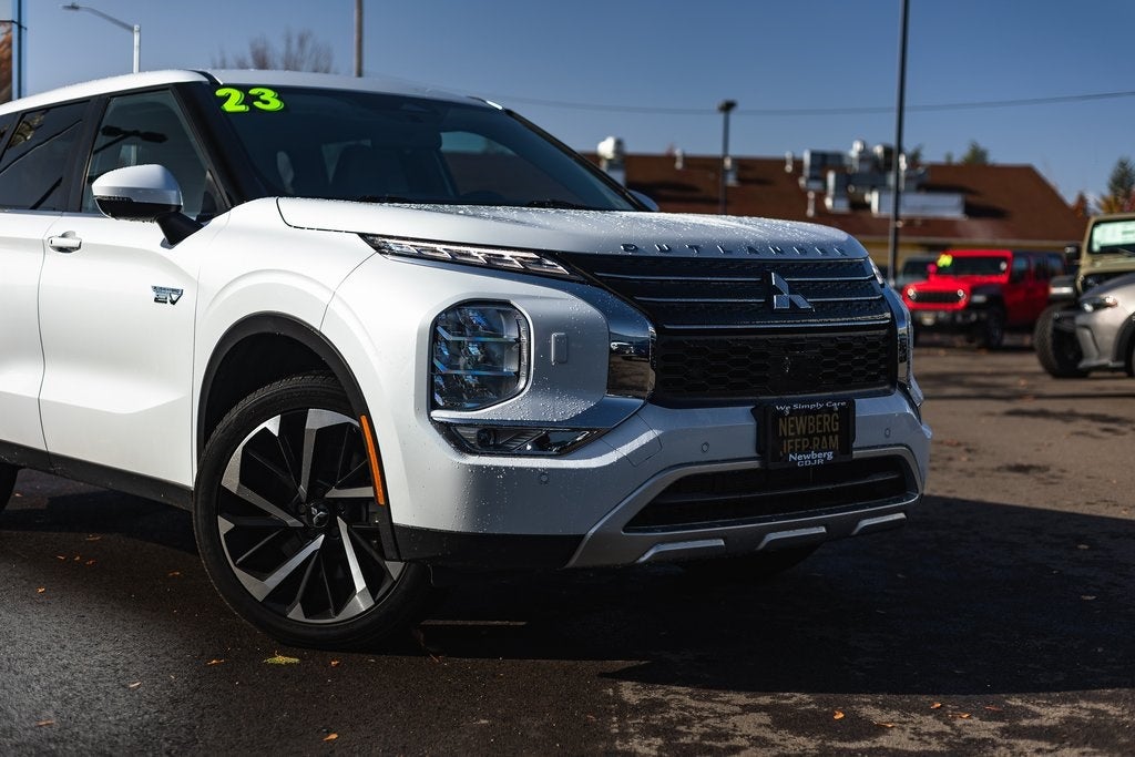 2023 Mitsubishi Outlander PHEV SE