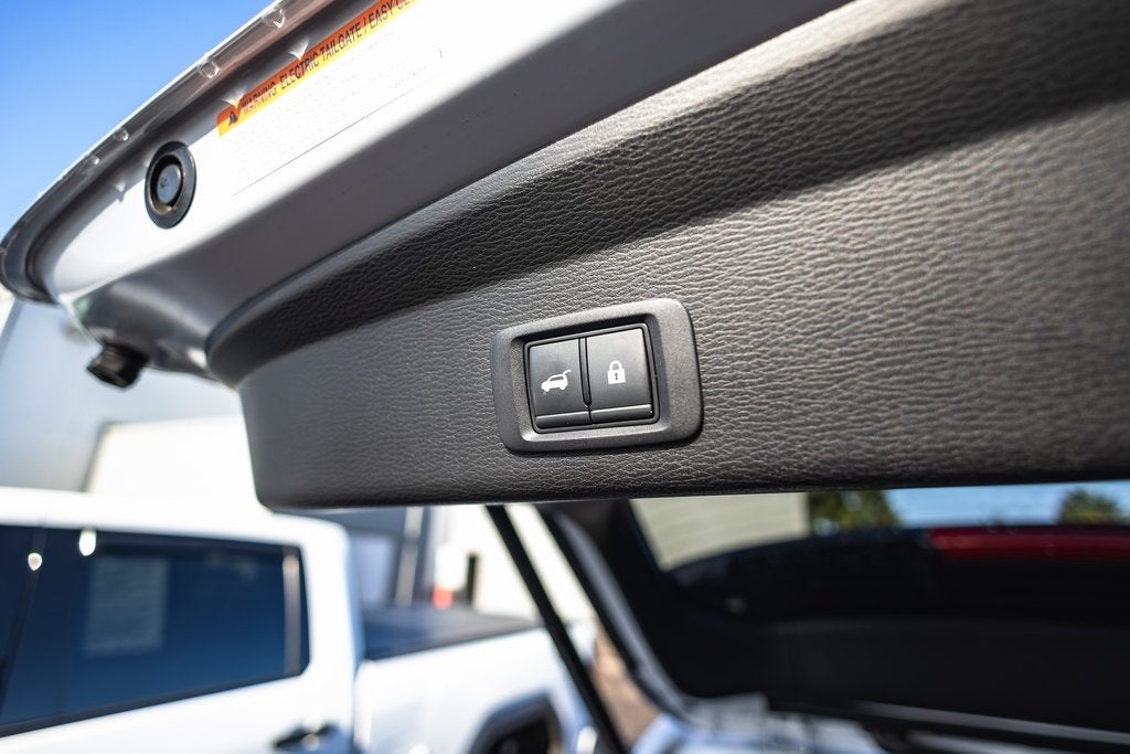 2023 Mitsubishi Outlander PHEV SE