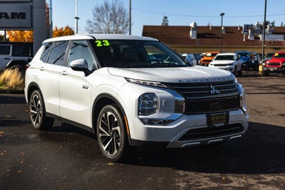 2023 Mitsubishi Outlander PHEV SE