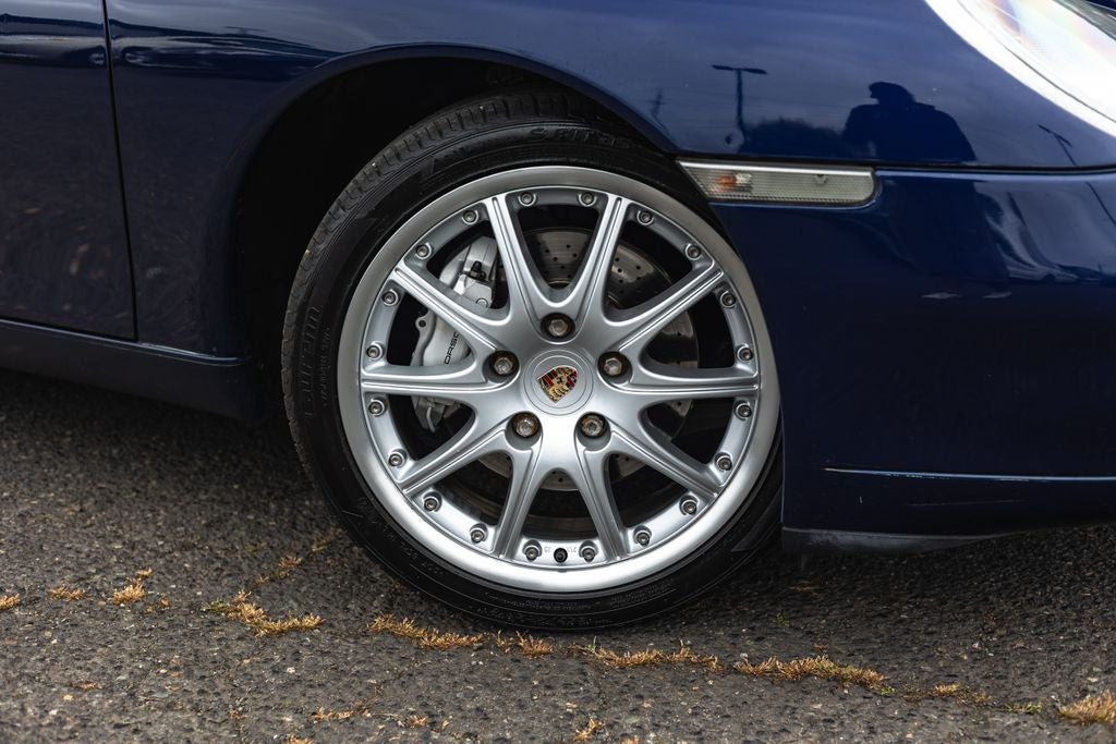 2001 Porsche 911 Carrera 4