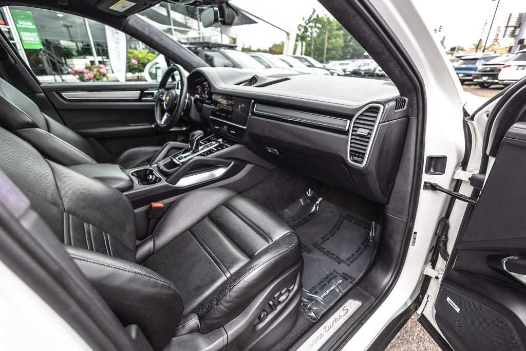 2023 Porsche Cayenne E-Hybrid Coupe Turbo S