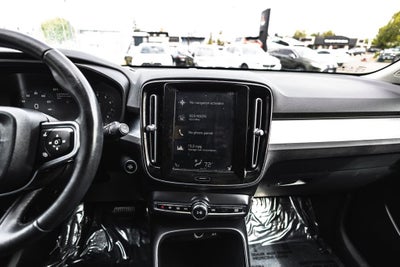 2019 Volvo XC40 Momentum