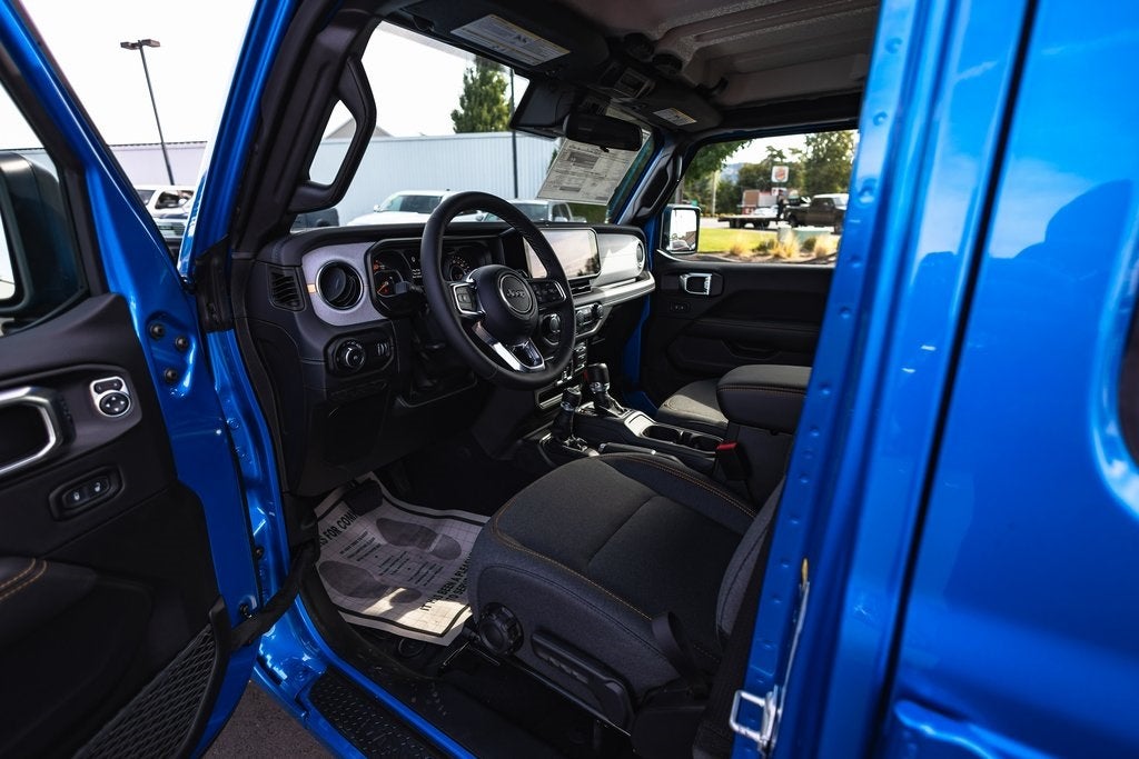 2025 Jeep Wrangler WRANGLER 4-DOOR SAHARA