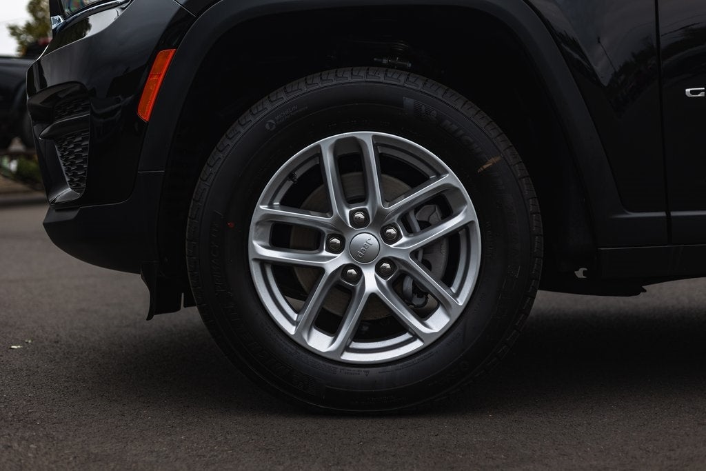 2025 Jeep Grand Cherokee GRAND CHEROKEE LAREDO X 4X4