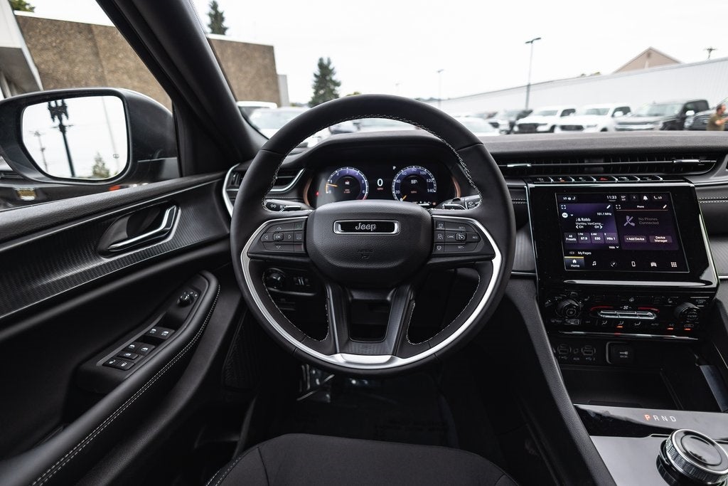 2025 Jeep Grand Cherokee GRAND CHEROKEE LAREDO X 4X4