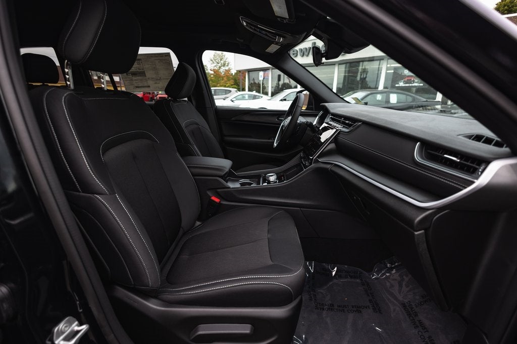 2025 Jeep Grand Cherokee GRAND CHEROKEE LAREDO X 4X4