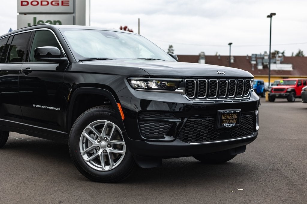 2025 Jeep Grand Cherokee GRAND CHEROKEE LAREDO X 4X4