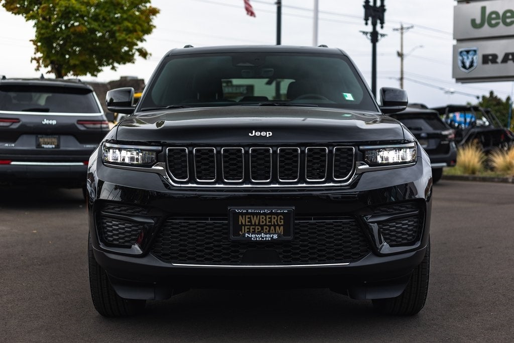 2025 Jeep Grand Cherokee GRAND CHEROKEE LAREDO X 4X4