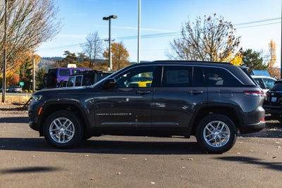 2025 Jeep Grand Cherokee GRAND CHEROKEE LAREDO X 4X4