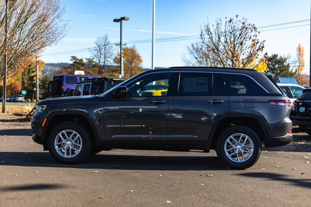 2025 Jeep Grand Cherokee GRAND CHEROKEE LAREDO X 4X4