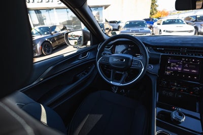 2025 Jeep Grand Cherokee GRAND CHEROKEE LAREDO X 4X4