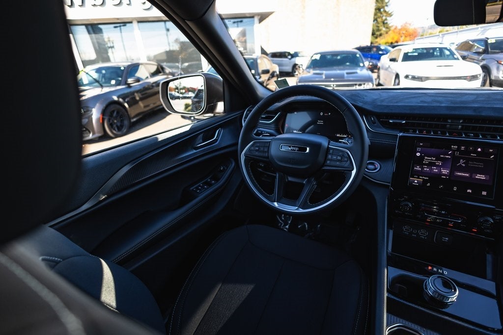 2025 Jeep Grand Cherokee GRAND CHEROKEE LAREDO X 4X4