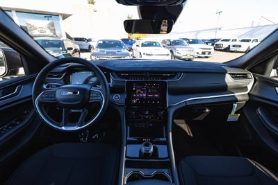 2025 Jeep Grand Cherokee GRAND CHEROKEE LAREDO X 4X4