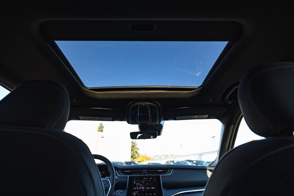 2025 Jeep Grand Cherokee GRAND CHEROKEE LAREDO X 4X4