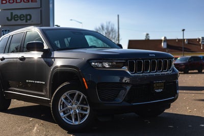 2025 Jeep Grand Cherokee GRAND CHEROKEE LAREDO X 4X4