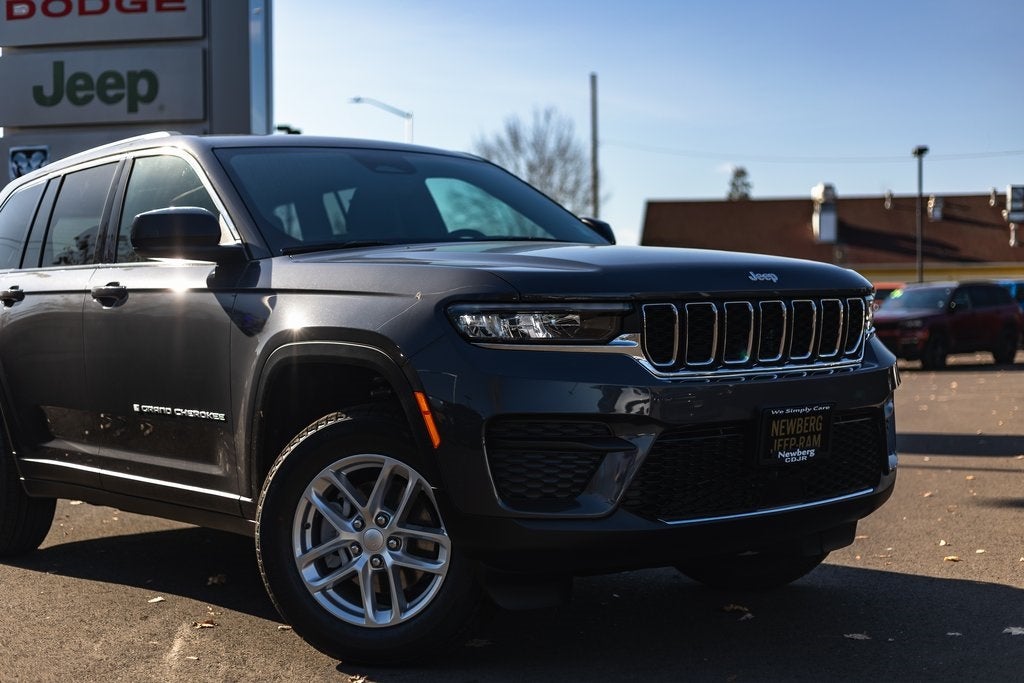 2025 Jeep Grand Cherokee GRAND CHEROKEE LAREDO X 4X4