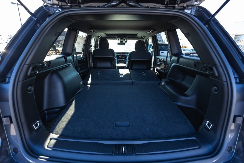 2025 Jeep Grand Cherokee GRAND CHEROKEE LAREDO X 4X4