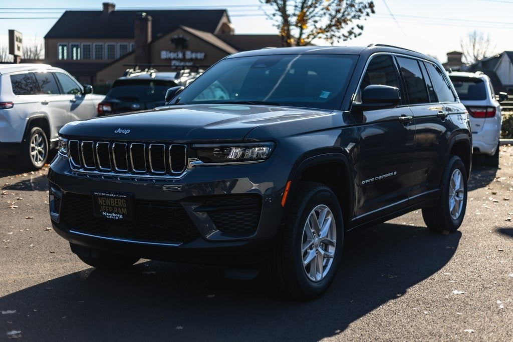 2025 Jeep Grand Cherokee GRAND CHEROKEE LAREDO X 4X4