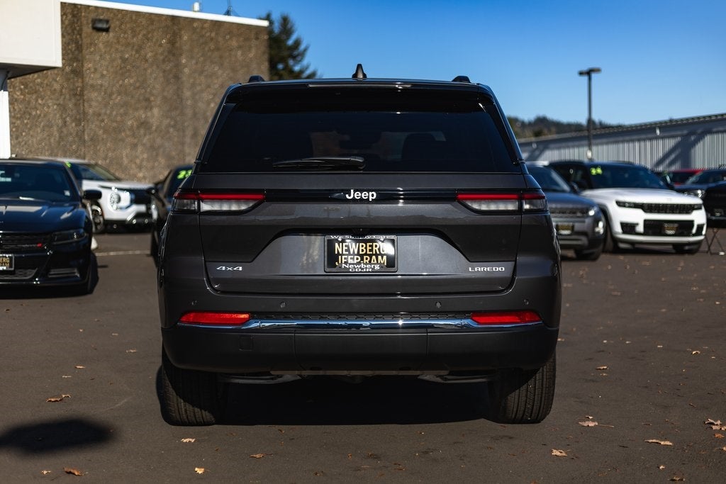 2025 Jeep Grand Cherokee GRAND CHEROKEE LAREDO X 4X4