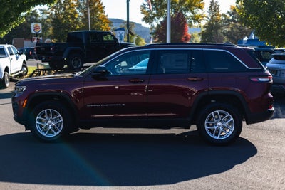 2025 Jeep Grand Cherokee GRAND CHEROKEE LAREDO X 4X4