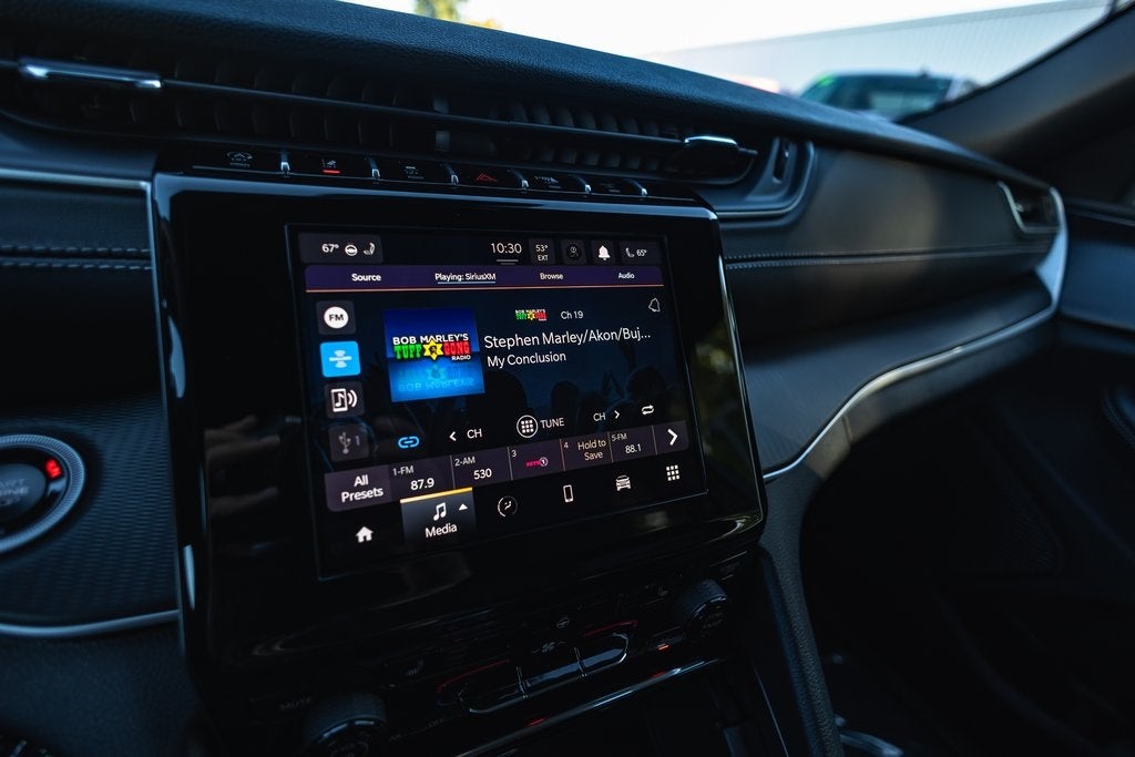 2025 Jeep Grand Cherokee GRAND CHEROKEE LAREDO X 4X4