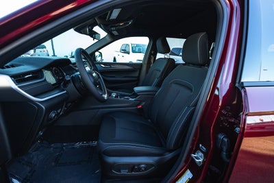 2025 Jeep Grand Cherokee GRAND CHEROKEE LAREDO X 4X4