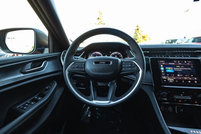 2025 Jeep Grand Cherokee GRAND CHEROKEE LAREDO X 4X4