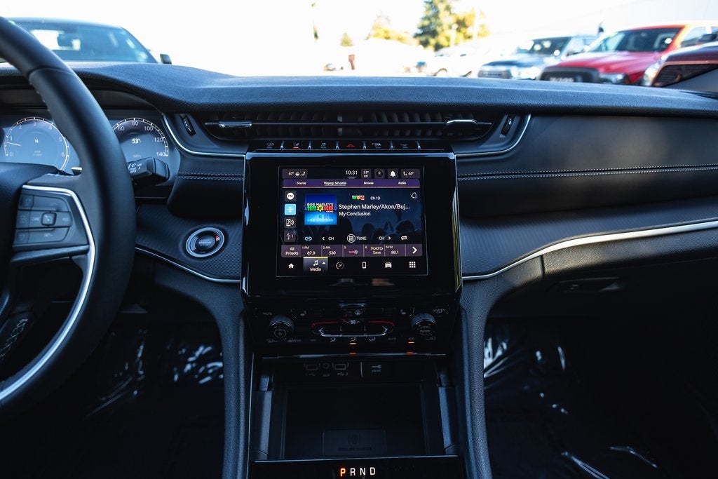 2025 Jeep Grand Cherokee GRAND CHEROKEE LAREDO X 4X4