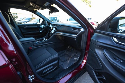 2025 Jeep Grand Cherokee GRAND CHEROKEE LAREDO X 4X4