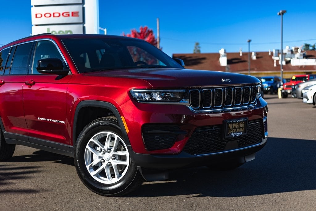 2025 Jeep Grand Cherokee GRAND CHEROKEE LAREDO X 4X4