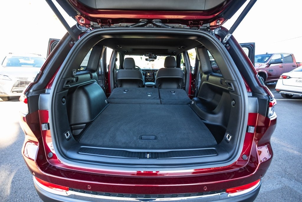 2025 Jeep Grand Cherokee GRAND CHEROKEE LAREDO X 4X4