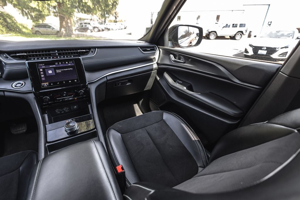 2024 Jeep Grand Cherokee L Altitude 4x4